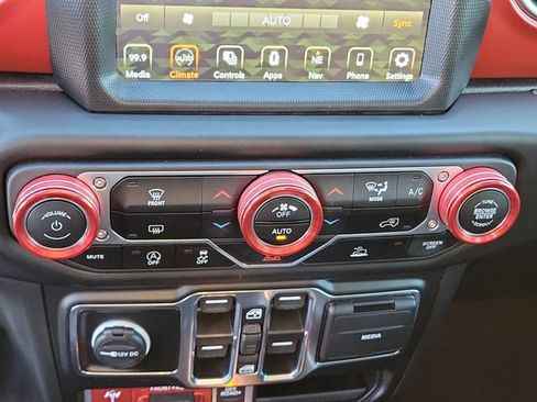 Used 2022 Jeep Gladiator Rubicon w/ Trailer Tow Package image 34