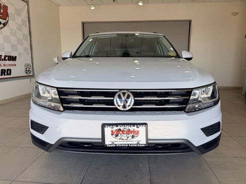 Used 2018 Volkswagen Tiguan SE image 2