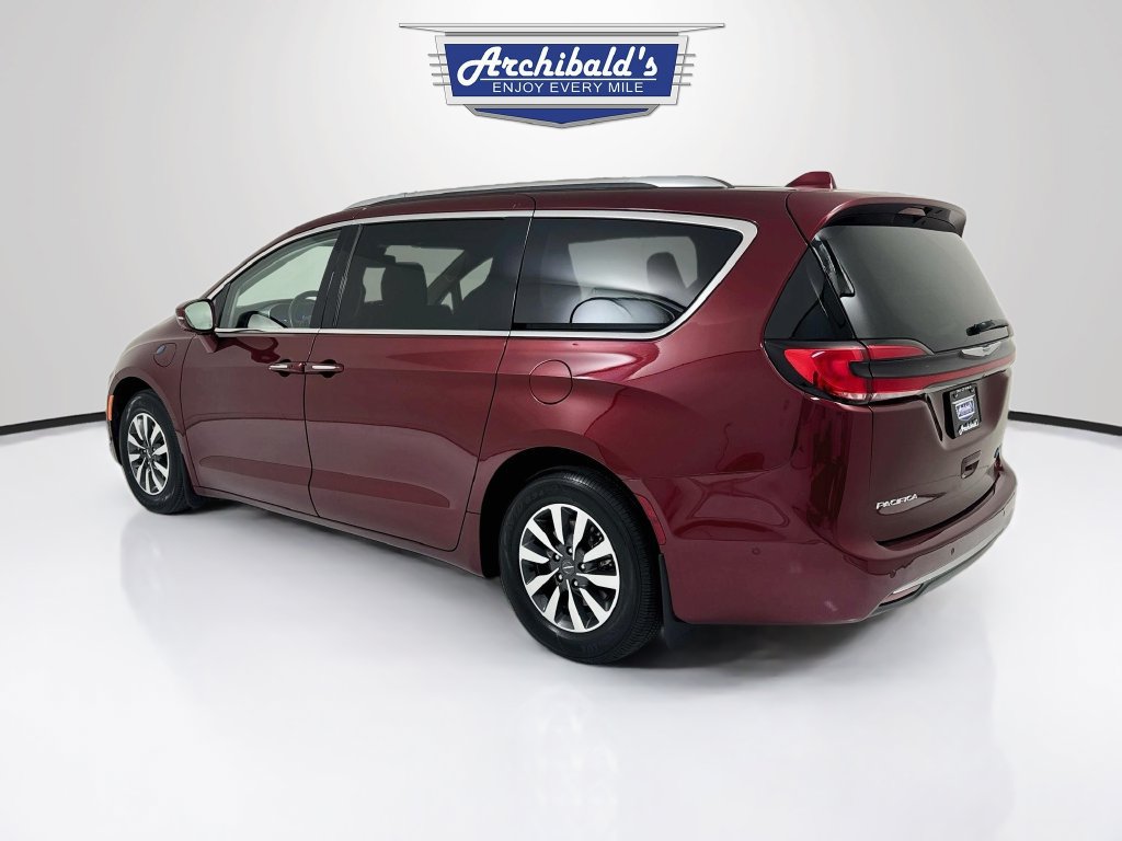 Used 2021 Chrysler Pacifica Touring-L FWD image 5
