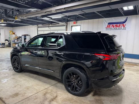 Certified 2023 Chevrolet Traverse Premier w/ LPO, Floor Liner Package image 5