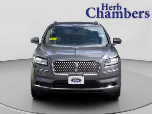 Used 2022 Lincoln Nautilus Reserve AWD/4WD image 2