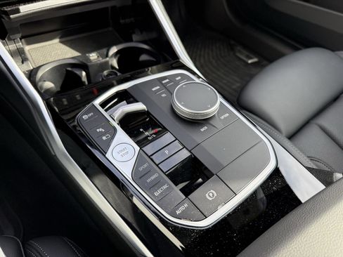 Used 2023 BMW 330e w/ Convenience Package image 24