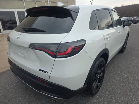 Used 2023 Honda HR-V Sport image 5