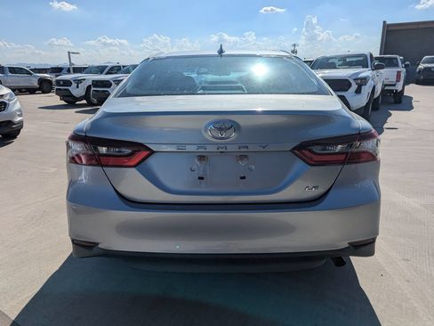 Used 2022 Toyota Camry LE FWD image 4