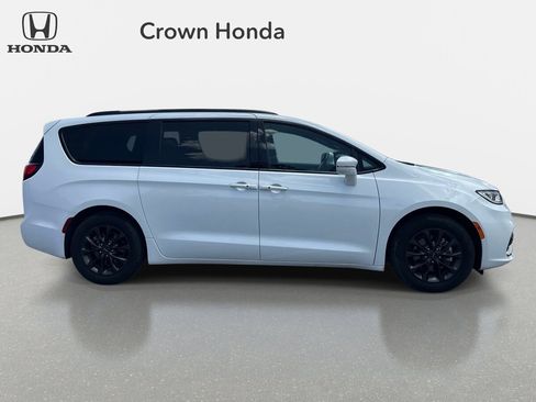 Used 2021 Chrysler Pacifica Touring w/ S Appearance Package FWD image 5