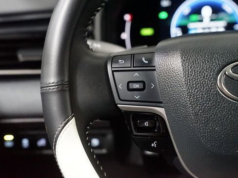 Used 2025 Toyota Camry SE w/ Multimedia Upgrade Package image 14