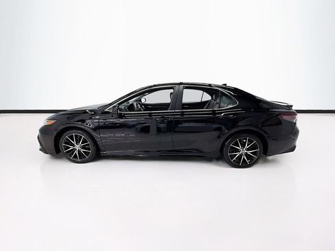 Used 2021 Toyota Camry SE FWD image 4