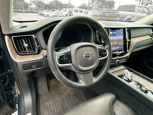 Used 2023 Volvo XC60 B5 Ultimate w/ Protection Package Premier image 12