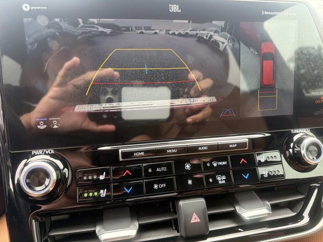 Certified 2021 Toyota Highlander Platinum FWD image 29