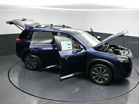 New 2026 Nissan Pathfinder Platinum image 33