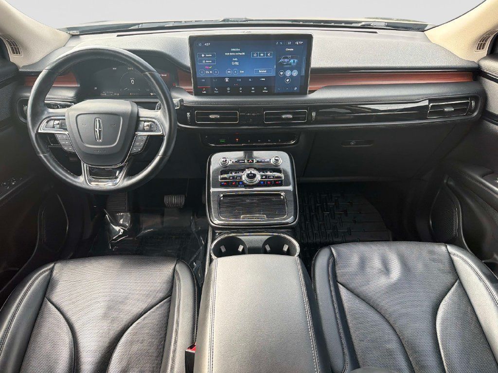 Used 2023 Lincoln Nautilus Reserve AWD/4WD image 16