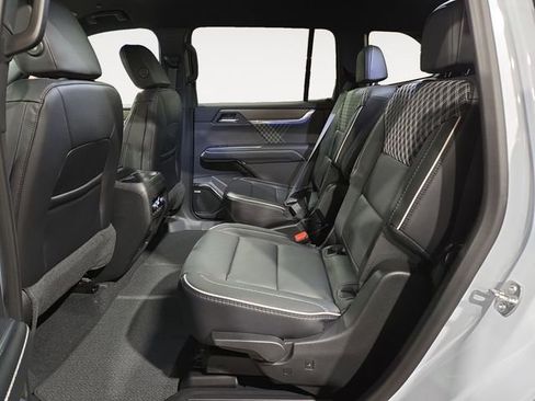 New 2026 GMC Acadia Denali image 10