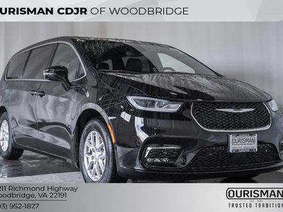 New 2026 Chrysler Pacifica Select