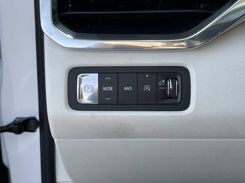 Used 2024 GMC Acadia Denali w/ Super Cruise Package image 33