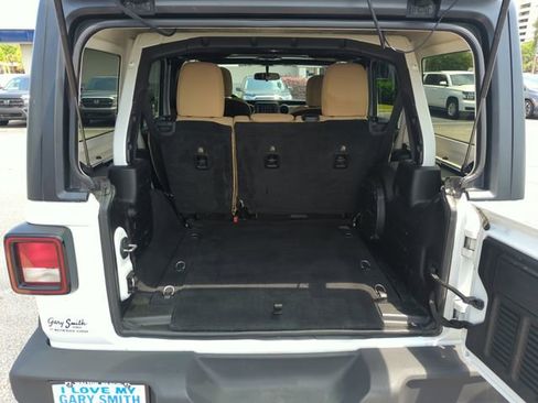 Used 2018 Jeep Wrangler Unlimited Sport S AWD/4WD image 28