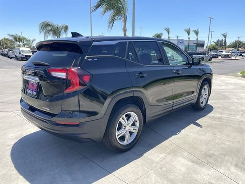 Used 2024 GMC Terrain SLE AWD/4WD image 8