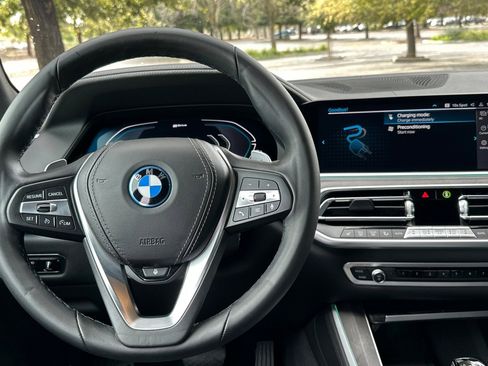 Certified 2022 BMW X5 xDrive45e w/ Climate Comfort Package image 18