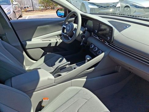 New 2026 Hyundai Elantra SE FWD image 12