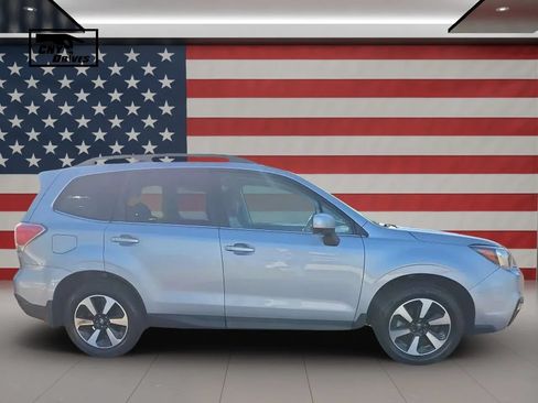 Used 2017 Subaru Forester 2.5i Limited AWD/4WD image 4