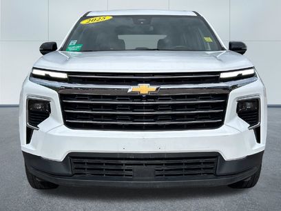 Used 2025 Chevrolet Traverse LT