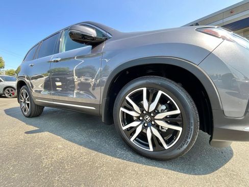 Used 2022 Honda Pilot Elite image 9