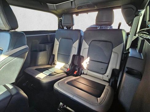 Used 2023 Ford Bronco Wildtrak image 7