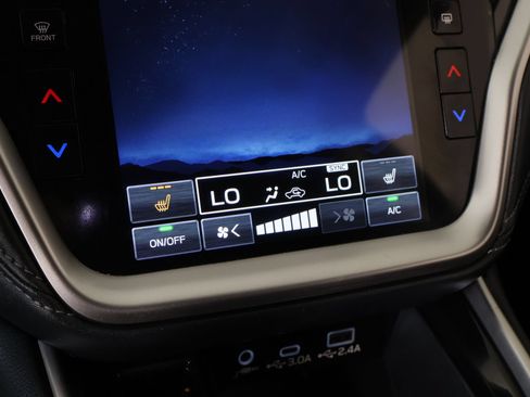 Used 2024 Subaru Outback Premium AWD/4WD image 7