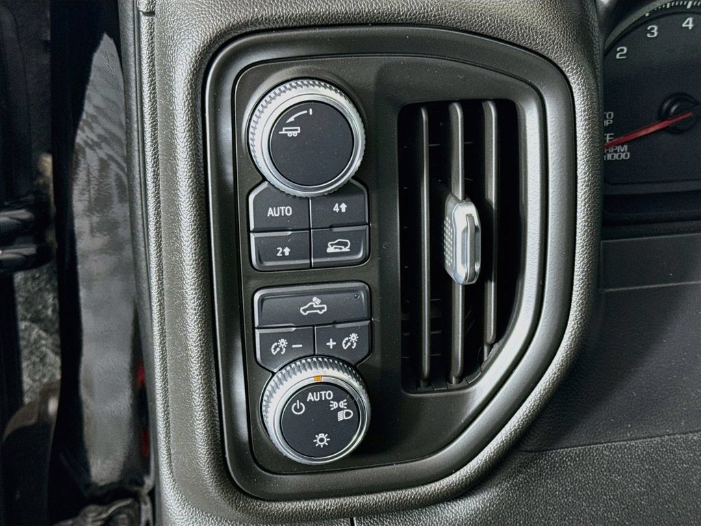 Used 2021 GMC Sierra 1500 4x4 Crew Cab w/ Sierra Value Package image 10