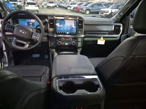 New 2026 Ford F250 Lariat w/ Black Appearance Package image 24