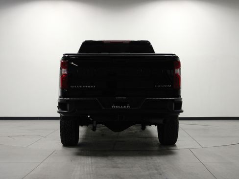 Used 2024 Chevrolet Silverado 2500 Custom image 5