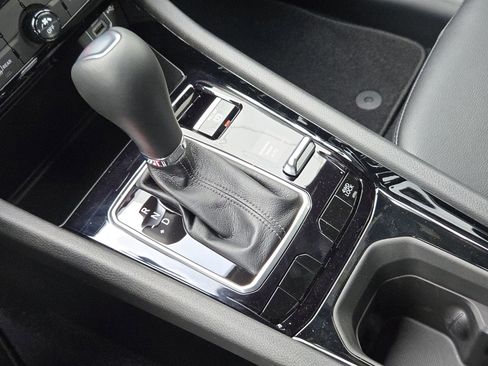 New 2026 Jeep Compass Latitude image 17