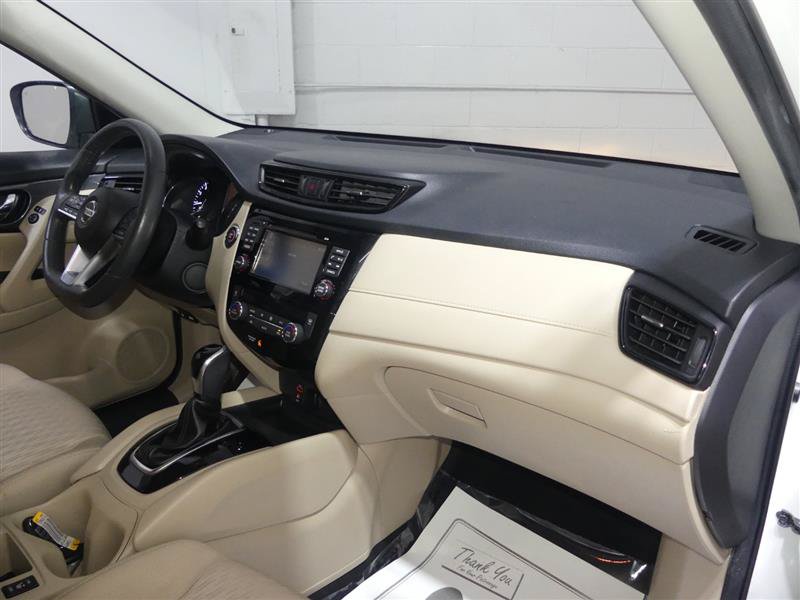 Used 2017 Nissan Rogue SV w/ SV Premium Package FWD image 24