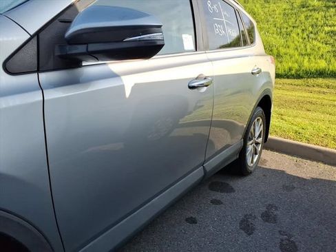 Used 2017 Toyota RAV4 Limited AWD/4WD image 5