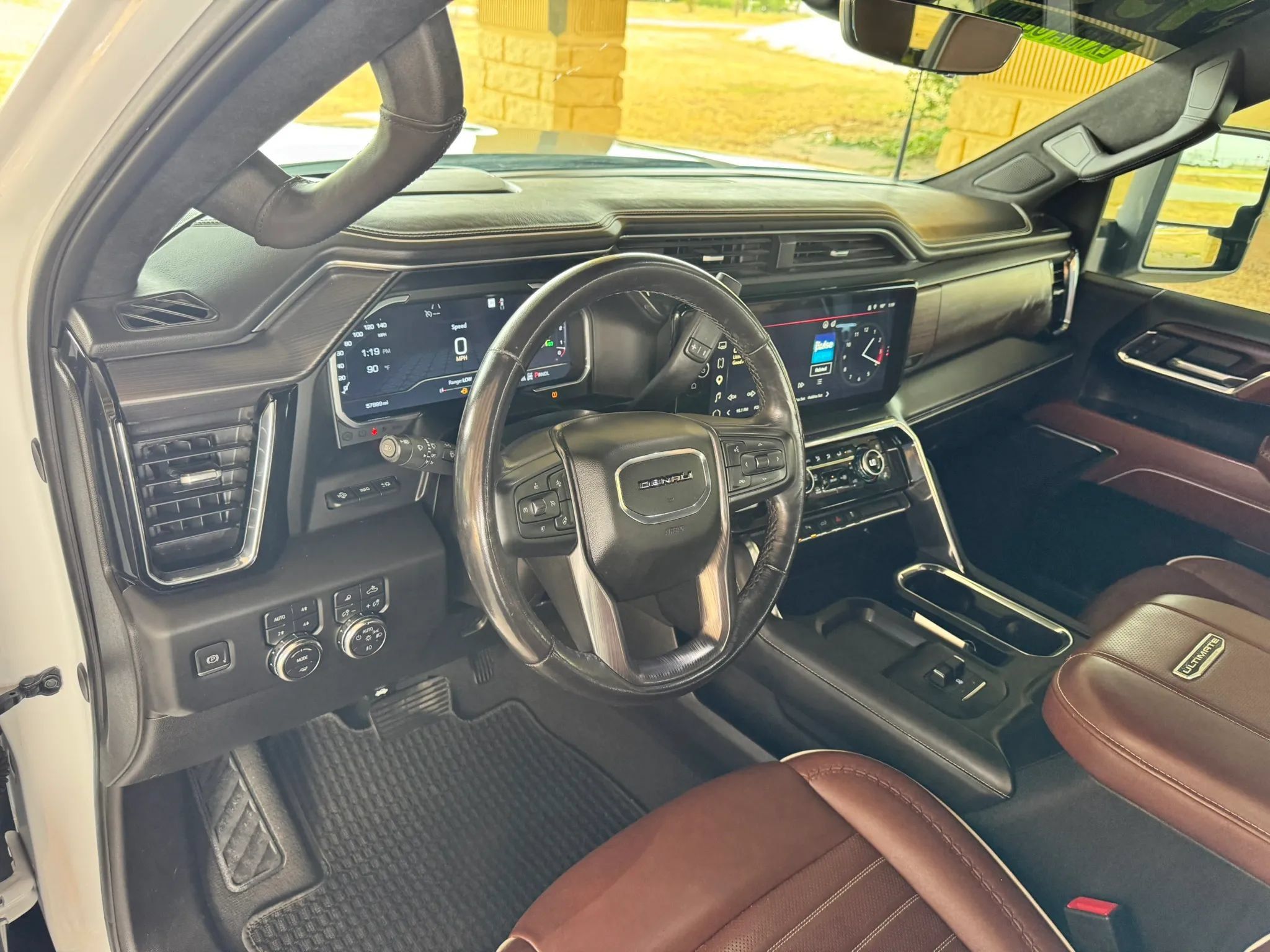 Used 2024 GMC Sierra 3500 Denali Ultimate AWD/4WD image 12