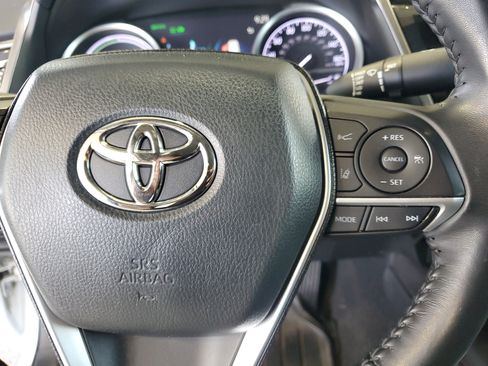 Used 2022 Toyota Camry XLE FWD image 25