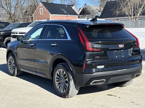 Used 2025 Cadillac XT4 Premium Luxury image 8