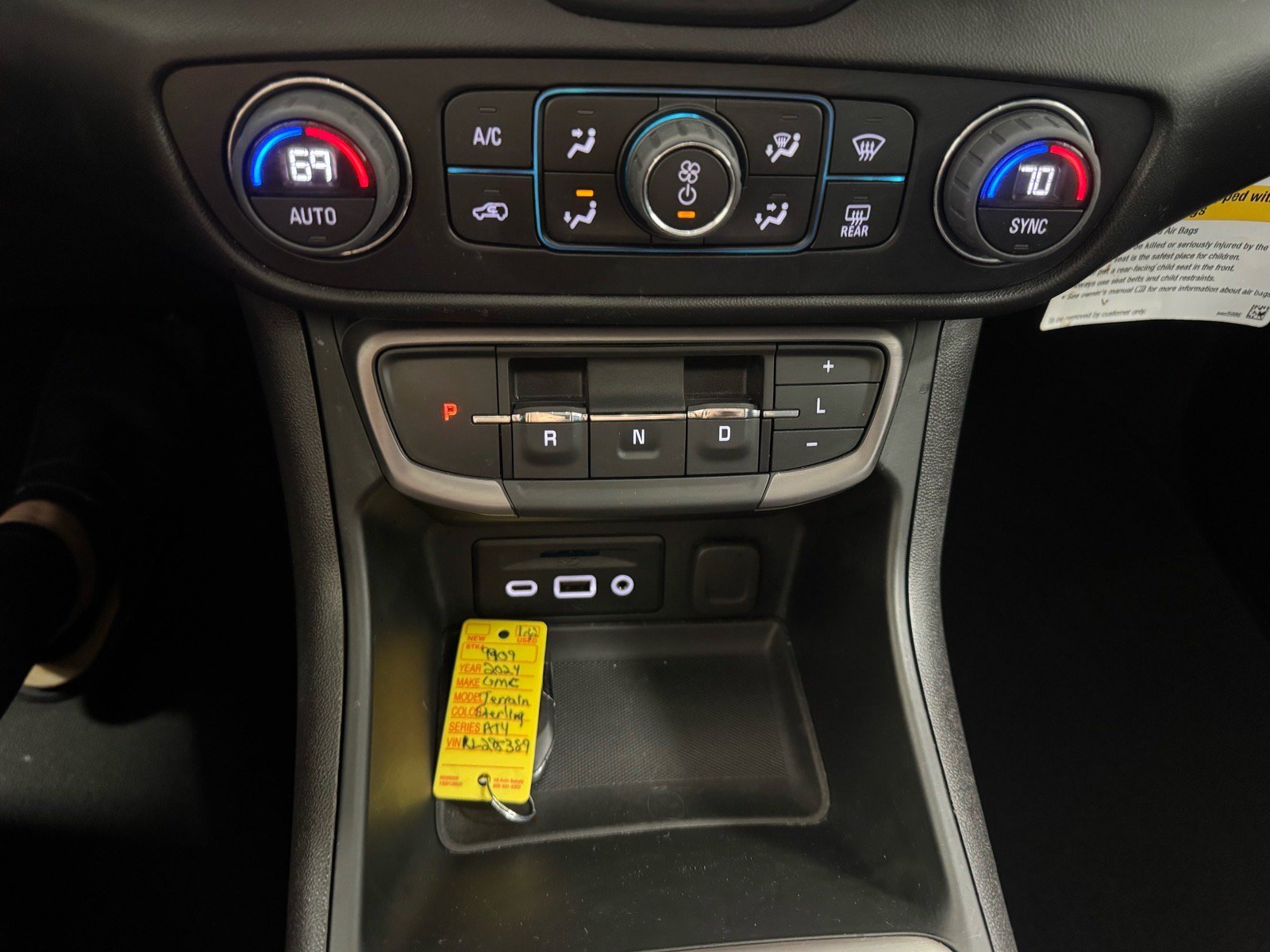 Used 2024 GMC Terrain AT4 AWD/4WD image 23