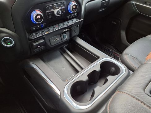 Used 2022 GMC Sierra 2500 AT4 w/ AT4 Premium Plus Package AWD/4WD image 26