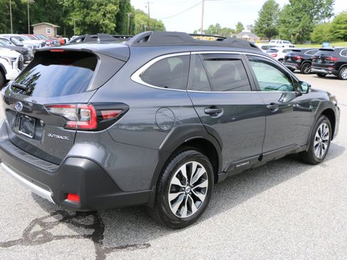 Used 2024 Subaru Outback Limited AWD/4WD image 8