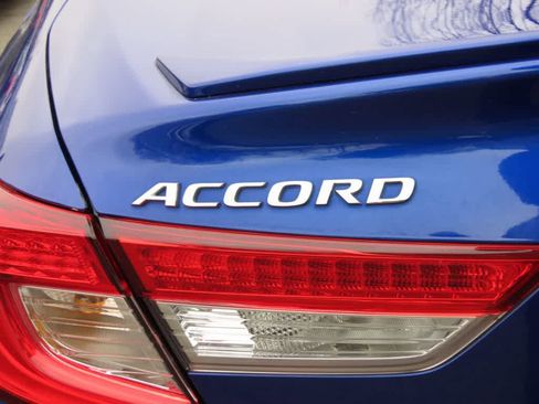 Certified 2018 Honda Accord Sport image 7
