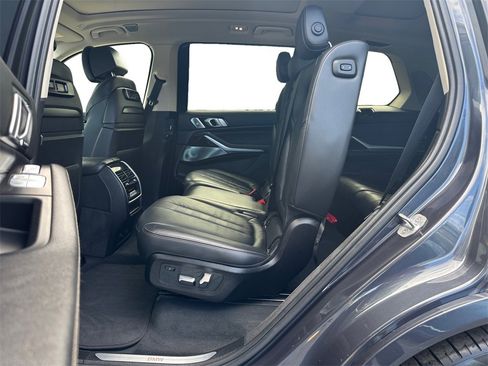 Used 2019 BMW X7 xDrive50i w/ Premium Package image 16