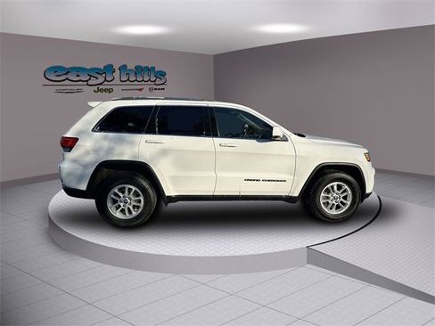 Certified 2019 Jeep Grand Cherokee Laredo image 2