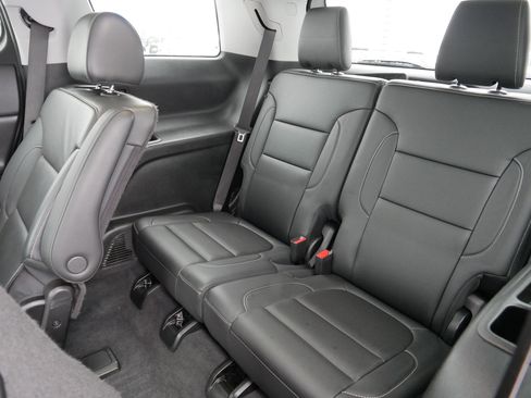 Certified 2023 GMC Acadia SLT w/ Elevation Edition image 36