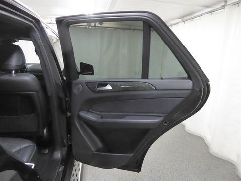 Used 2018 Mercedes-Benz GLE 350 w/ Premium 1 Package image 34