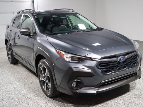 Used 2024 Subaru Crosstrek 2.0i Premium w/ Crosstrek Mirror Package AWD/4WD image 5