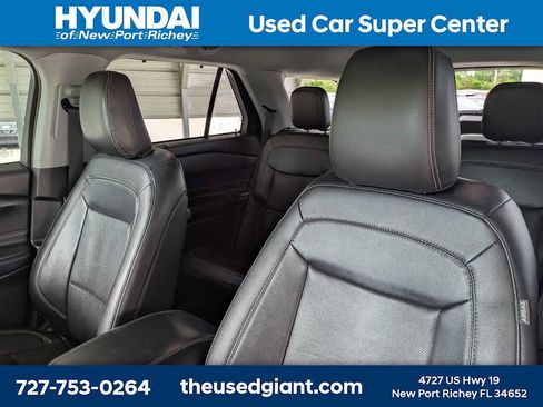 Used 2023 Ford Explorer Limited w/ Equipment Group 301A RWD image 7