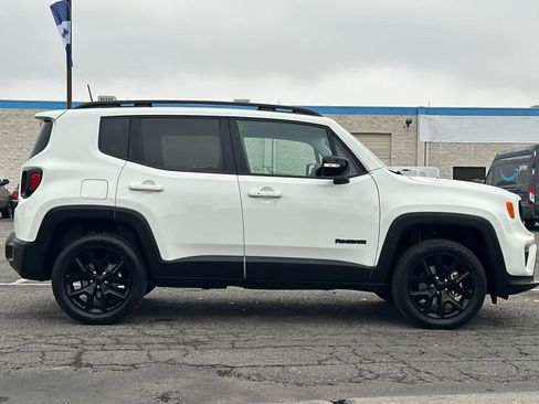 Used 2023 Jeep Renegade Altitude image 8