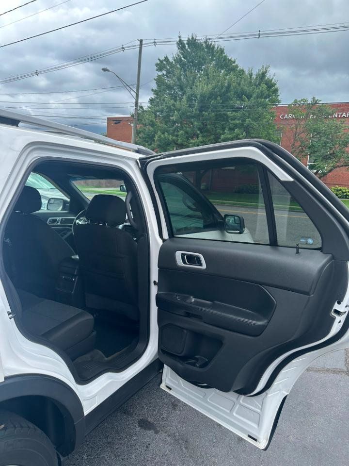 Used 2014 Ford Explorer XLT w/ Equipment Group 201A AWD/4WD image 17