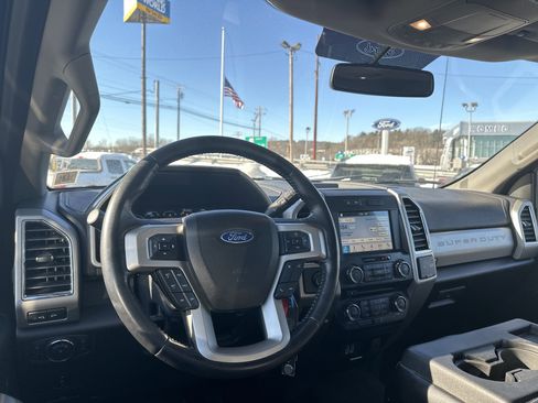 Used 2018 Ford F250 Lariat image 15