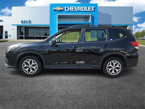 Used 2022 Subaru Forester Premium image 4